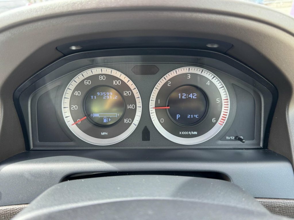 Volvo XC60 2.4 D5 Se Lux White #48