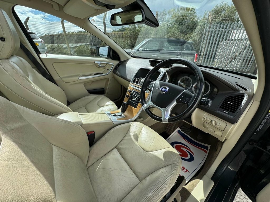 Volvo XC60 2.4 D5 Se Lux White #45