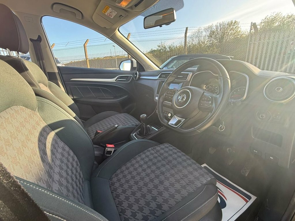 MG ZS 1.5 Vti-tech Exclusive Euro 6 Ss Red #41