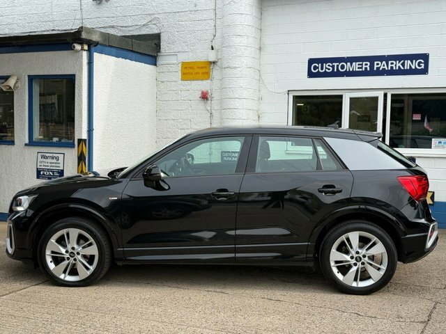 Audi Q2 Tdi 30 S Line Black #3