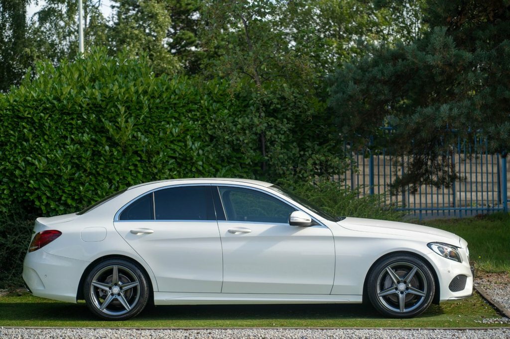 Mercedes-Benz C Class 2L Amg Line White #4