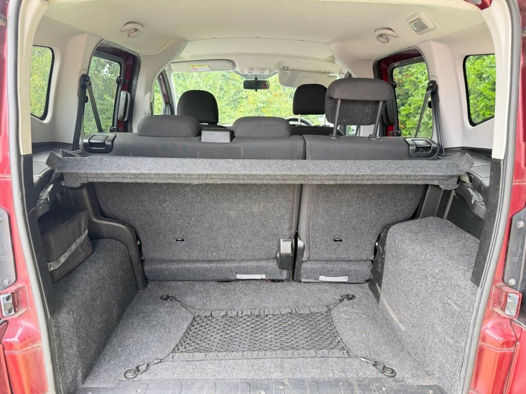 Fiat Qubo Multijet Dynamic U2359 Red #14