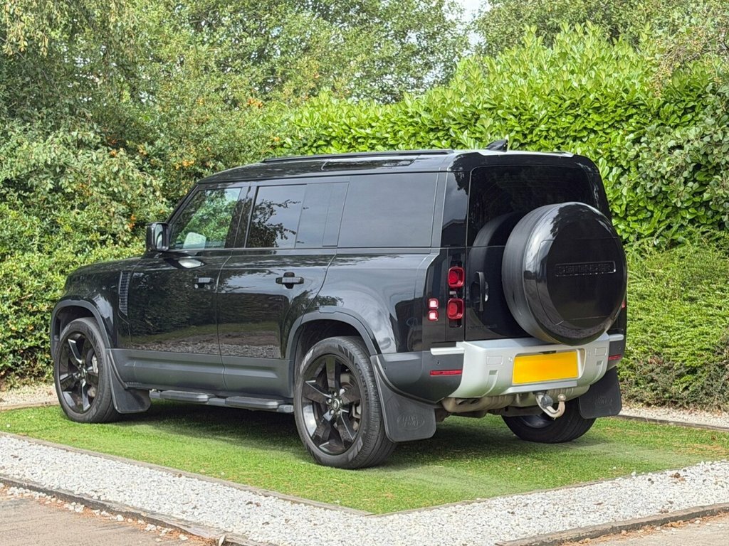 Land Rover Defender 110 3L Se Black #6