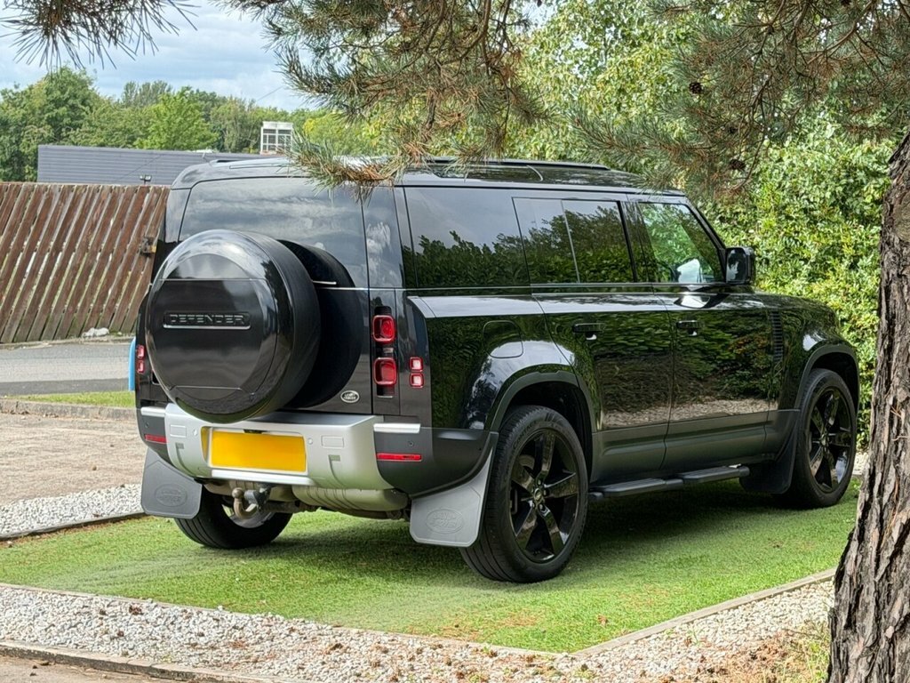 Land Rover Defender 110 3L Se Black #5