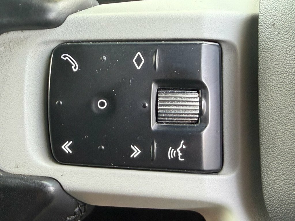 Land Rover Defender 110 X-dynamic S Black #30