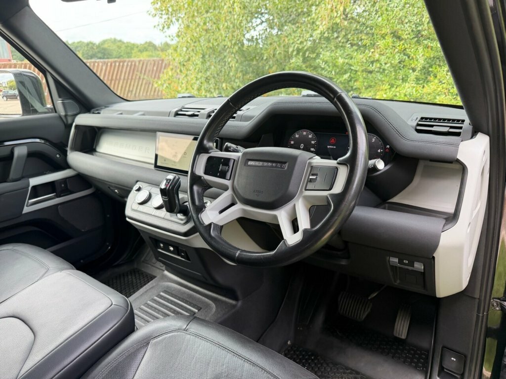 Land Rover Defender 110 3L Se Black #3