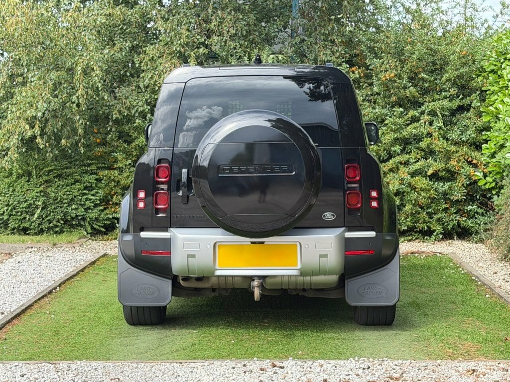 Land Rover Defender 110 X-dynamic S Black #7