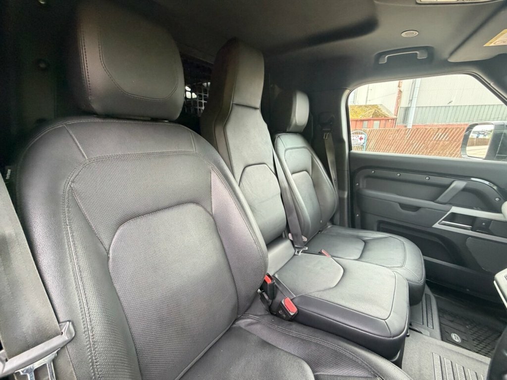 Land Rover Defender 110 X-dynamic S Black #13