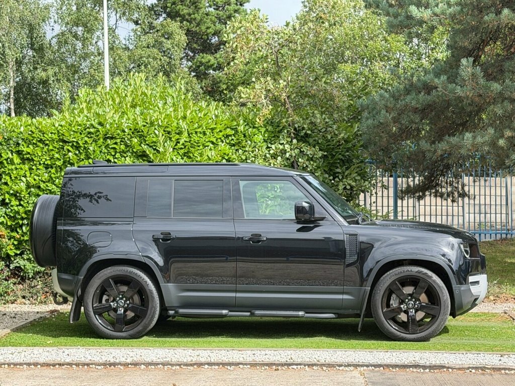 Land Rover Defender 110 3L Se Black #2