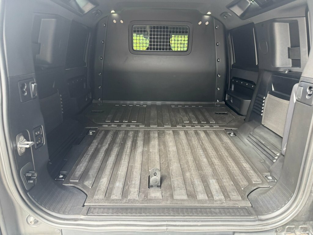 Land Rover Defender 110 3L Se Black #4