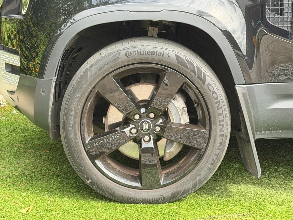 Land Rover Defender 110 X-dynamic S Black #8