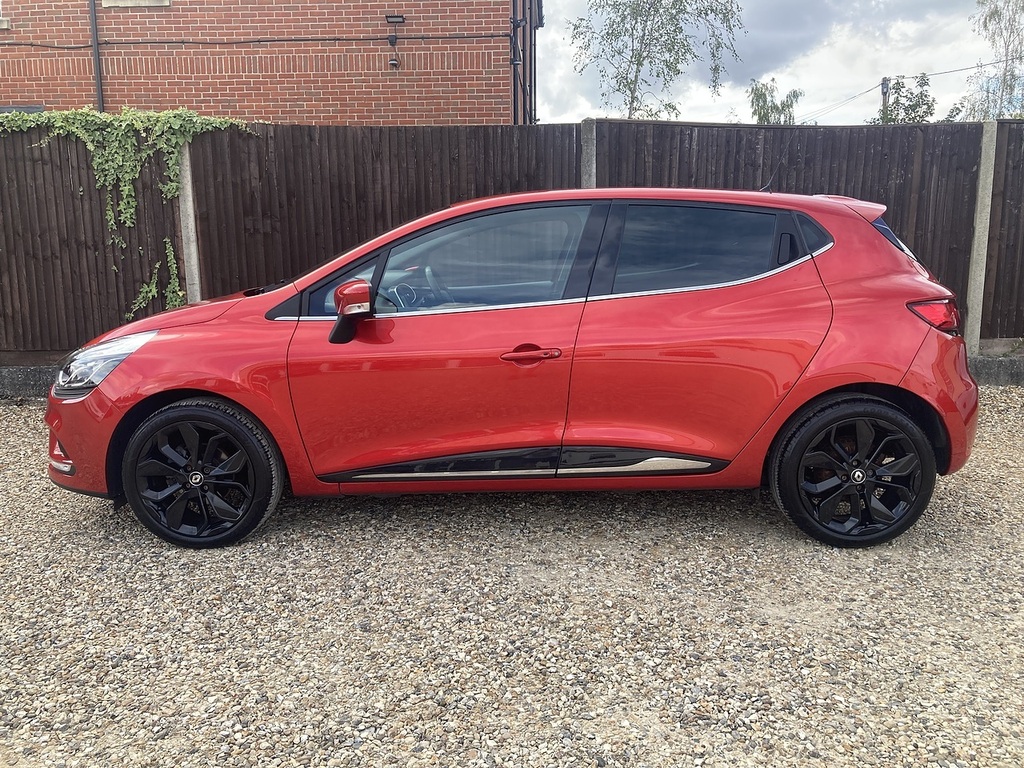 Renault Clio Tce Iconic Red