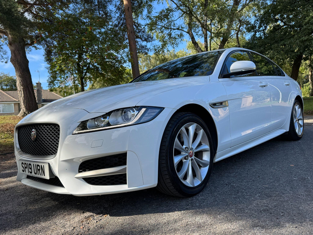 Jaguar XF  White #39