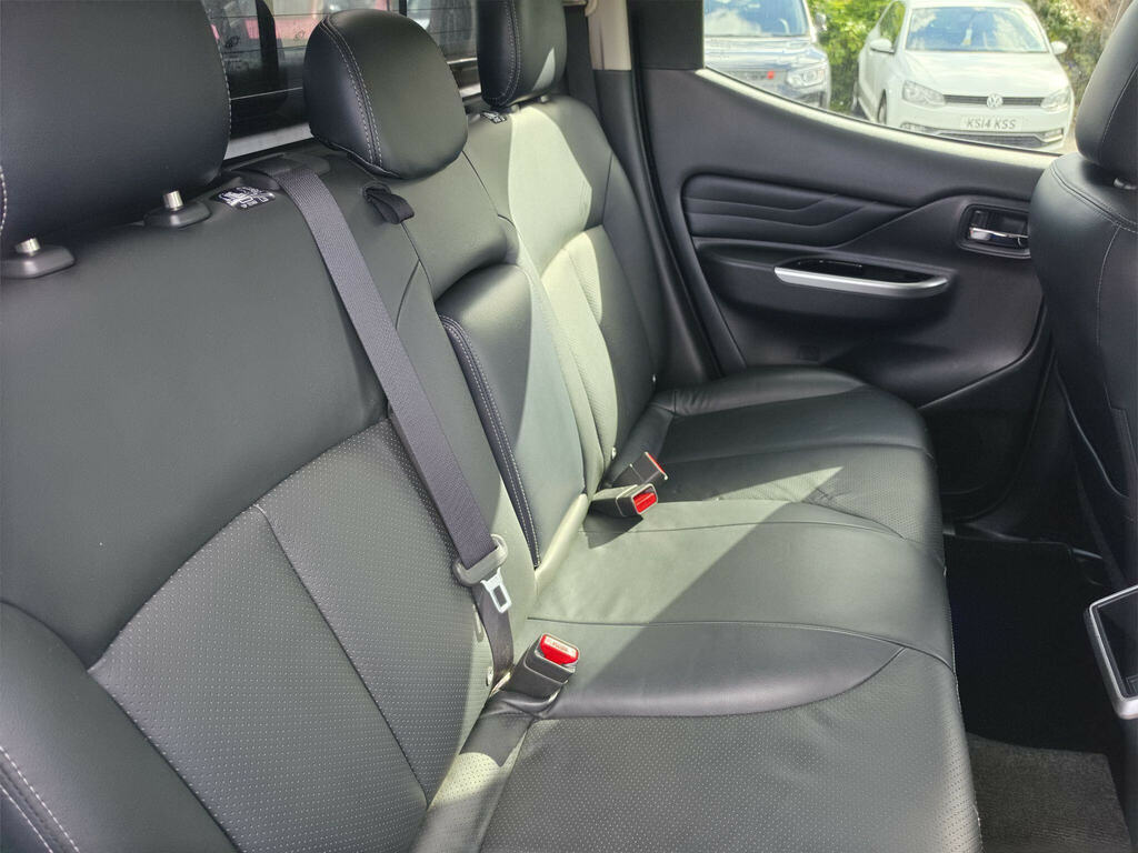 Mitsubishi L200 Di-d Dc Barbarian Pickup Silver #18