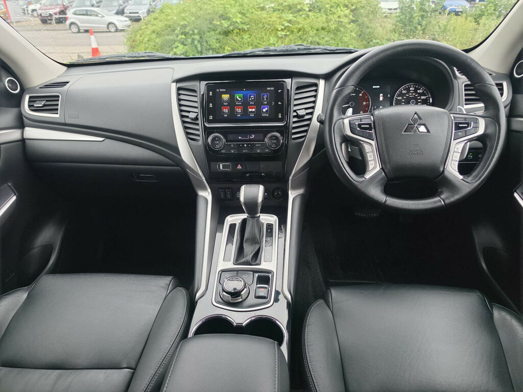 Mitsubishi Shogun Sport D 4 White #19