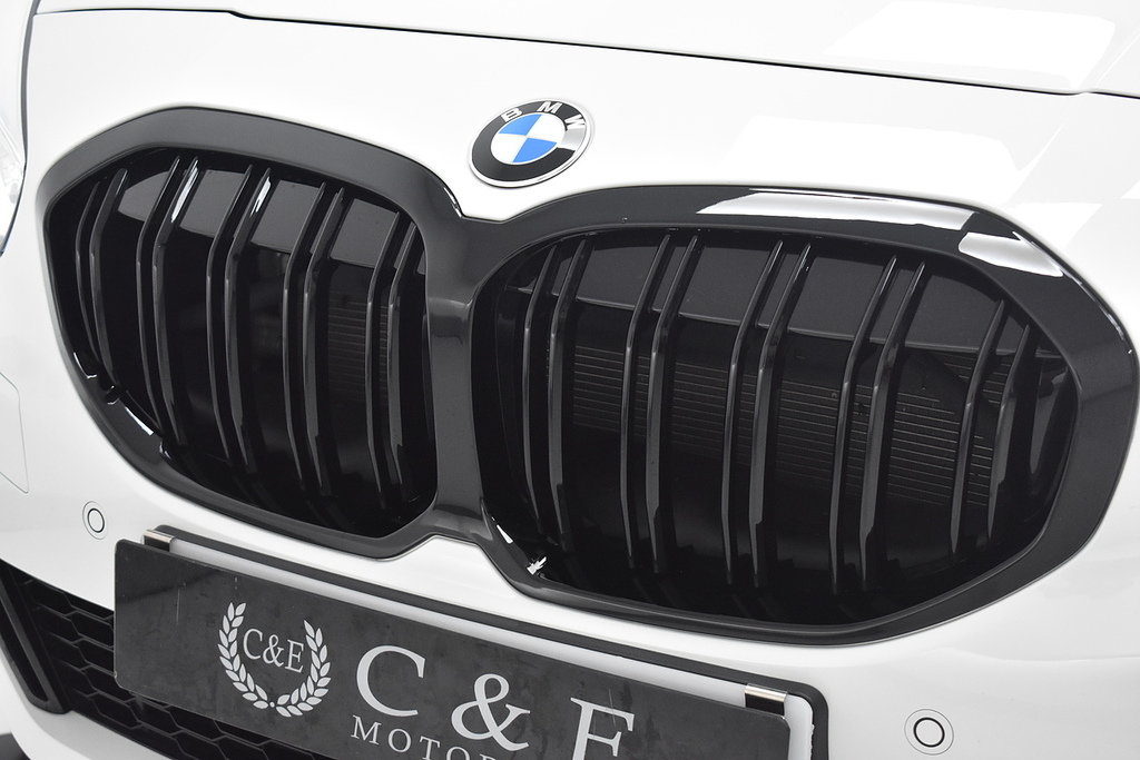 BMW 1 Series Hatchback YA73EUR White #4