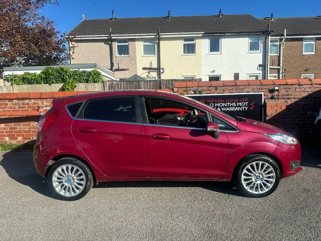 Ford Fiesta 1L Titanium Red
