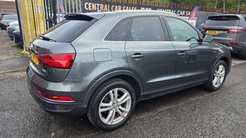 Audi Q3 Black Edition Tfsi  #11