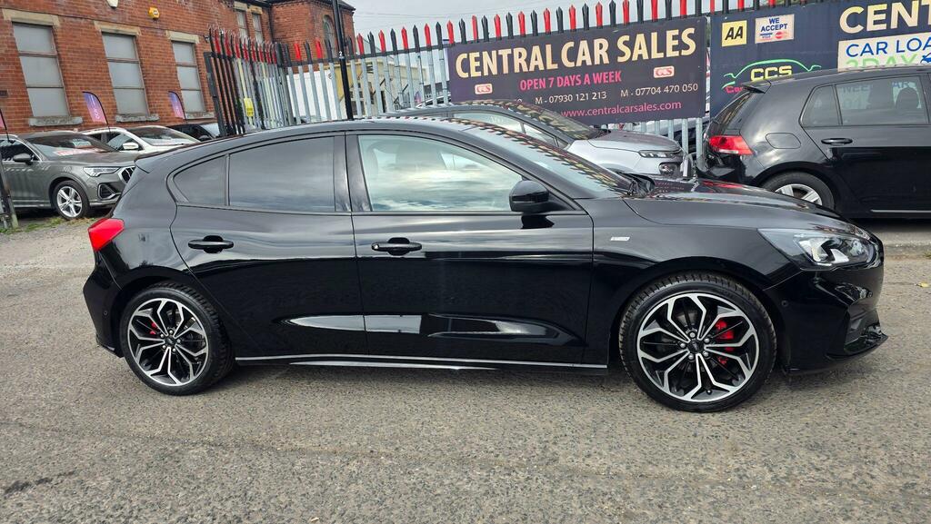 Ford Focus St-line X Black #6