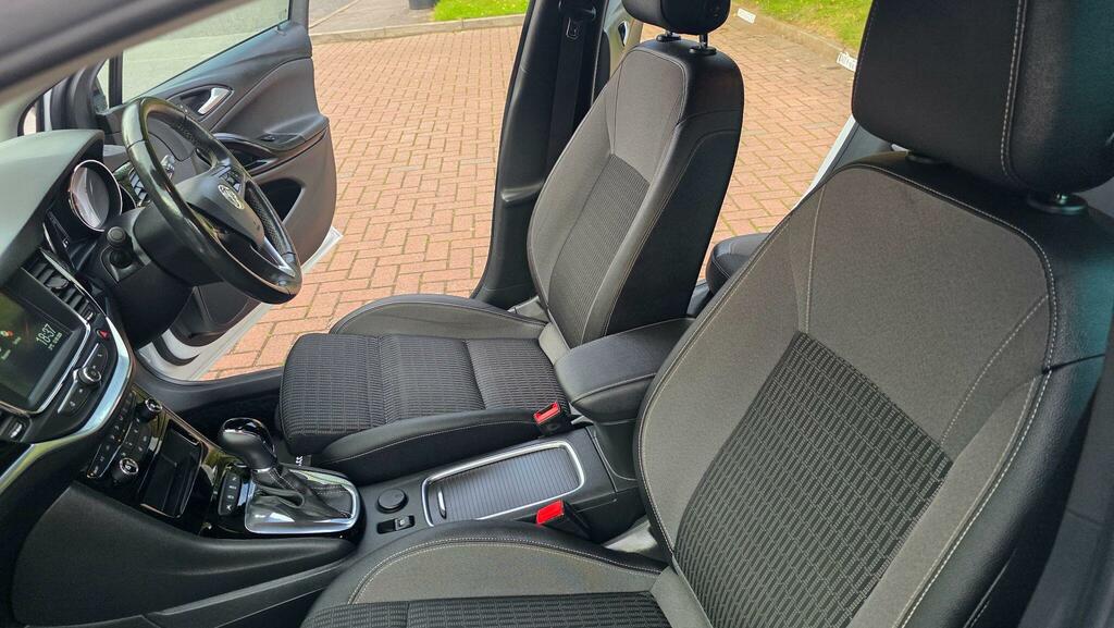 Vauxhall Astra 1.2 Turbo 145 Griffin Edition White #35
