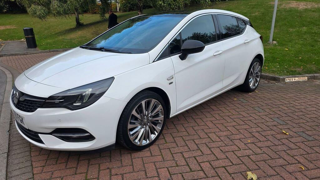 Vauxhall Astra 1.2 Turbo 145 Griffin Edition White #18