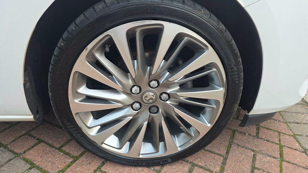 Vauxhall Astra 1.2 Turbo 145 Griffin Edition White #42