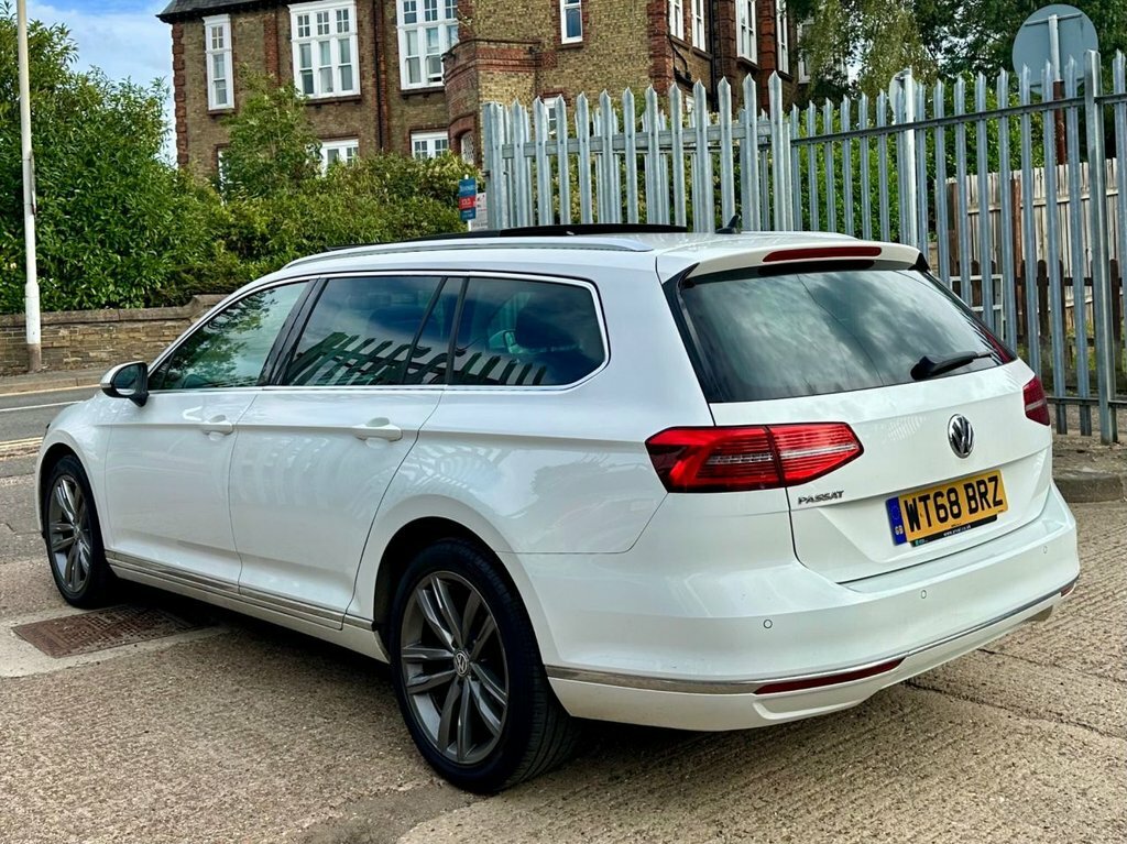 Volkswagen Passat 2.0 Tdi Gt Estate Euro 6 S S White #5