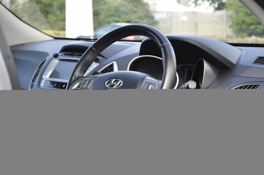 Hyundai Ix35 2.0 Ix35 Premium Crdi 4Wd Grey #2