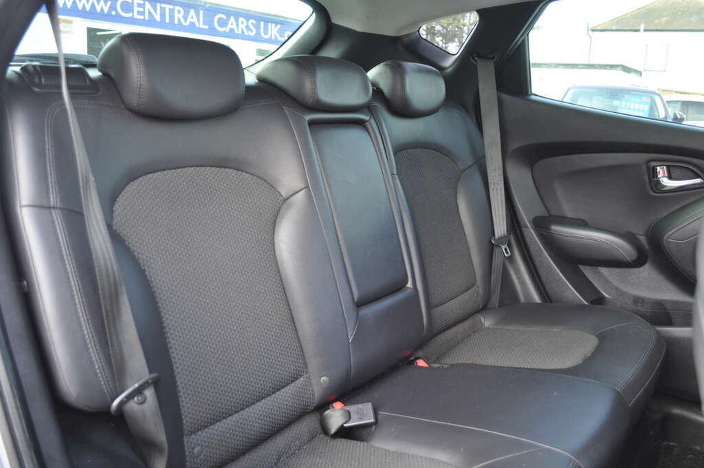 Hyundai Ix35 2.0 Ix35 Premium Crdi 4Wd Grey #3