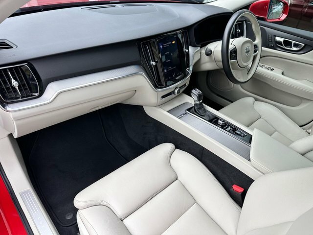 Volvo V60  White #13