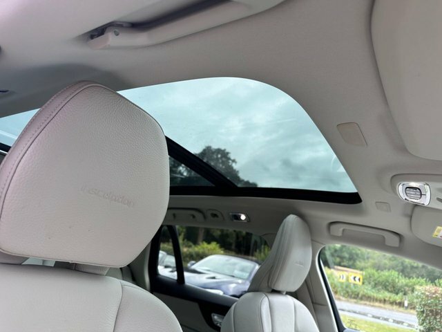 Volvo V60  White #16
