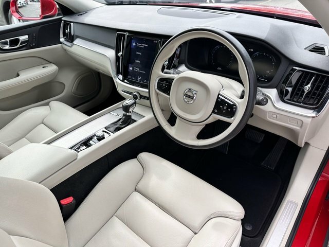 Volvo V60  White #12