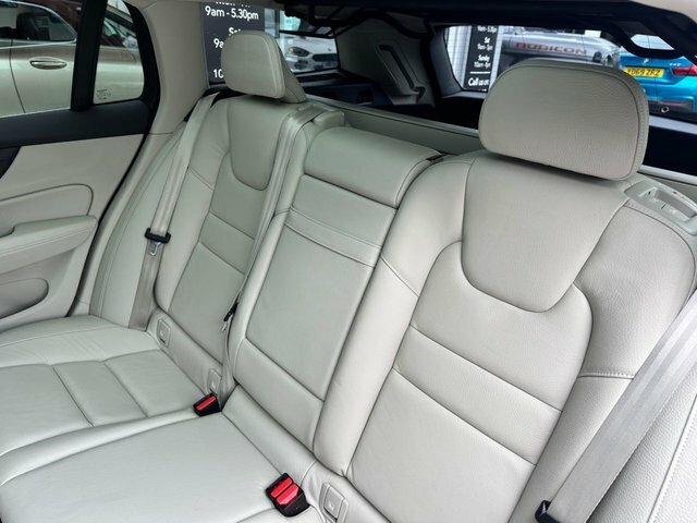 Volvo V60  White #21