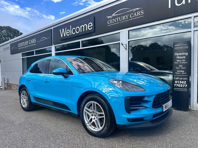 Porsche Macan Suv Black #3