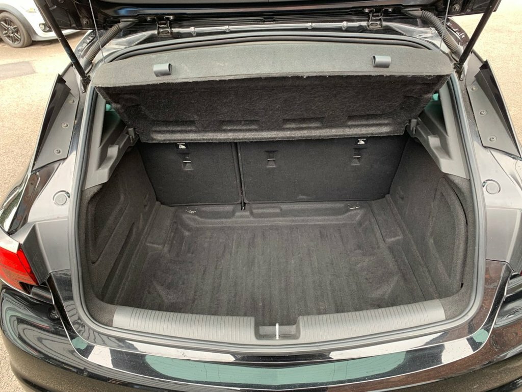 Vauxhall Astra 1.6L Griffin Black #3