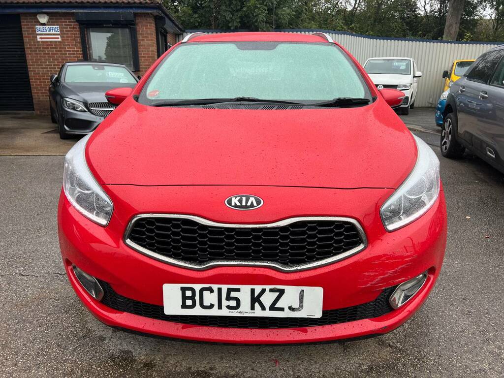 Kia Ceed 1.6 Crdi 2 Red #2