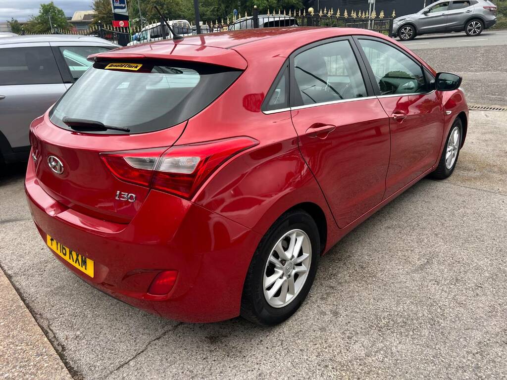 Hyundai I30 1.6 Crdi Blue Drive Se Red #6