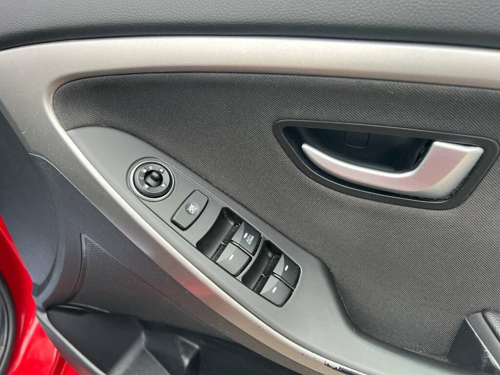Hyundai I30 1.4 Blue Drive Se Silver #19