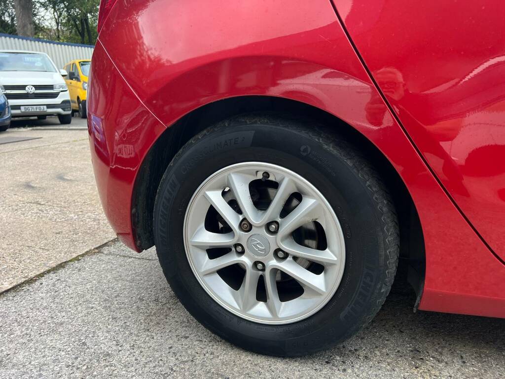 Hyundai I30 1.4 Blue Drive Se Silver #20
