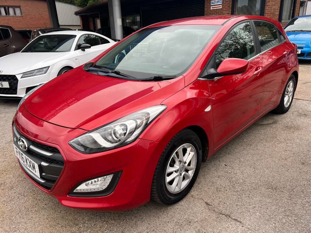 Hyundai I30 1.6 Crdi Blue Drive Se Red #4