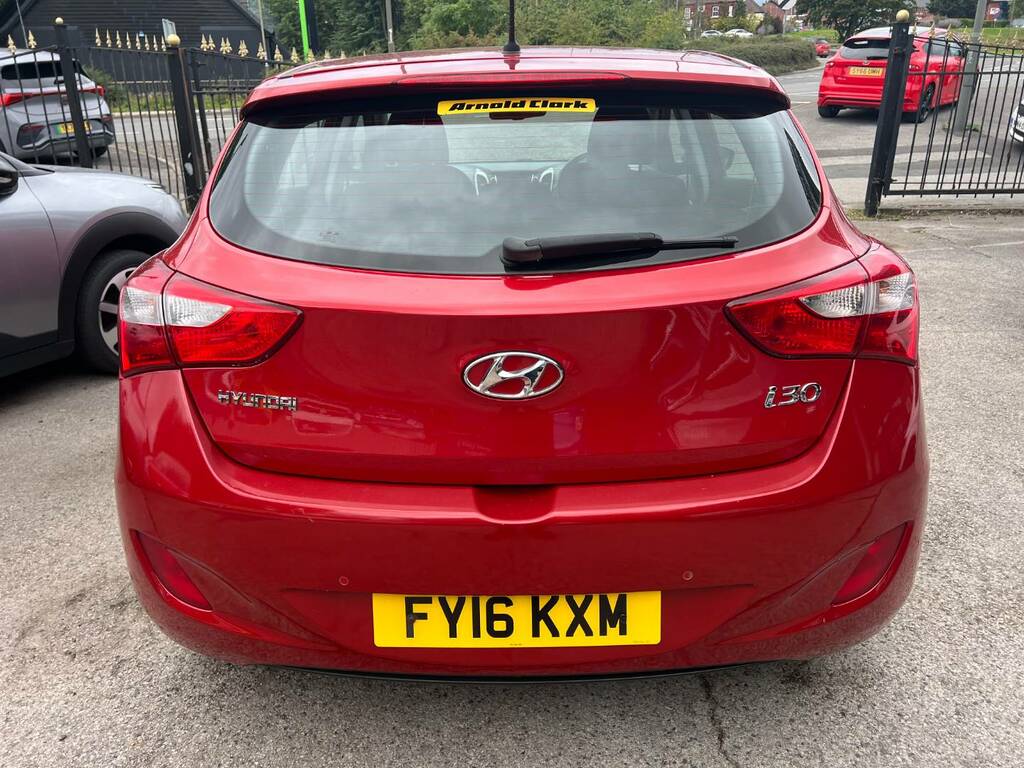 Hyundai I30 1.6 Crdi Blue Drive Se Red #5