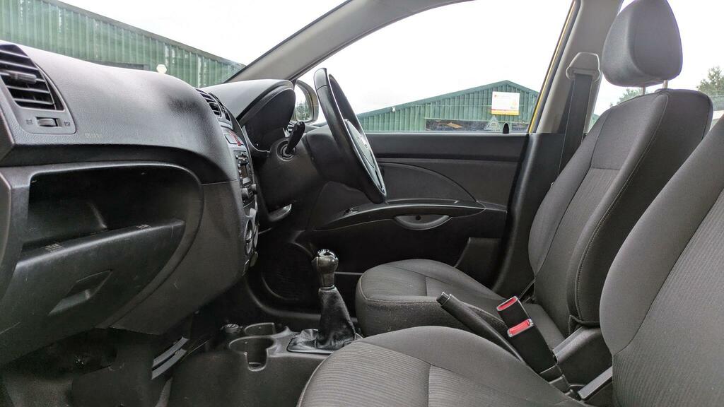 Kia Picanto Hatchback 1.1 Domino 201010 White #19
