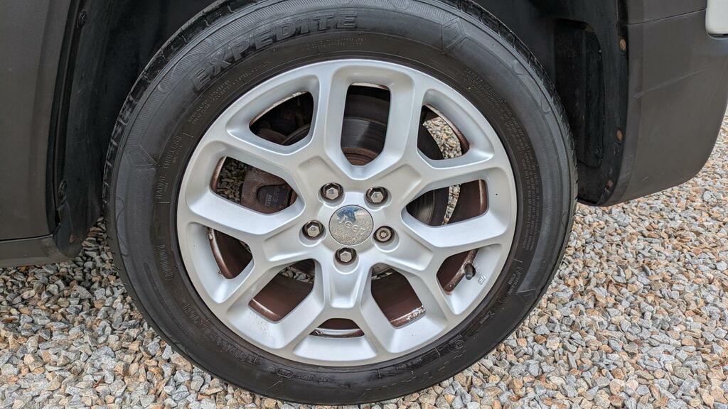 Jeep Renegade 1.6 E-torq Sport Black #15