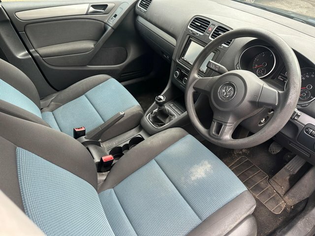 Volkswagen Golf 2.0 Tdi Bluemotion Tech Match Black #4