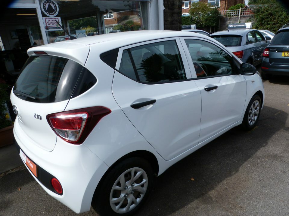 Hyundai I10 1.0 S Only White #2