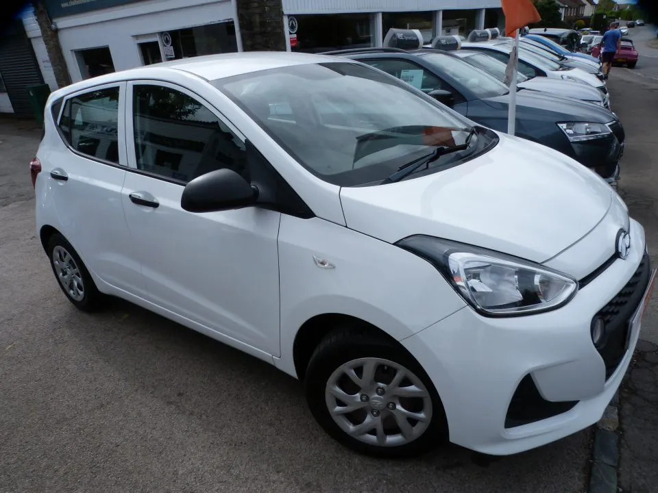 Hyundai I10 1.0 S Only White