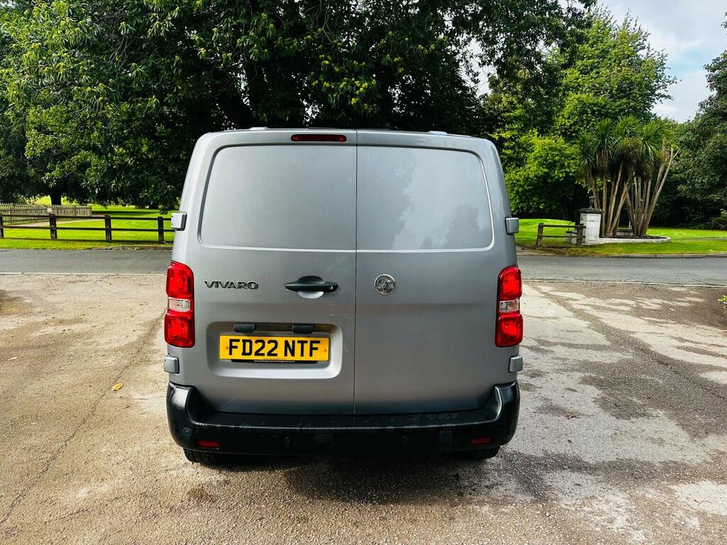 Vauxhall Vivaro Mpv White #14