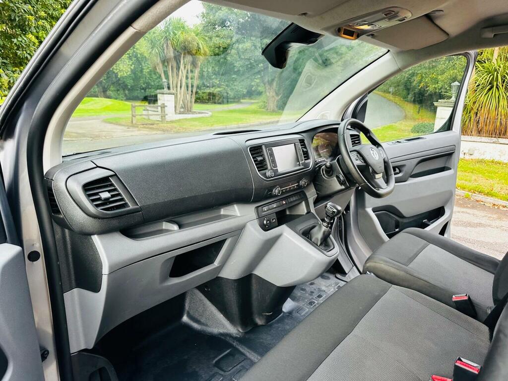 Vauxhall Vivaro Mpv White #22