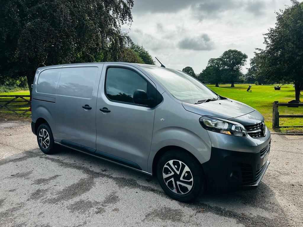 Vauxhall Vivaro Mpv White #7