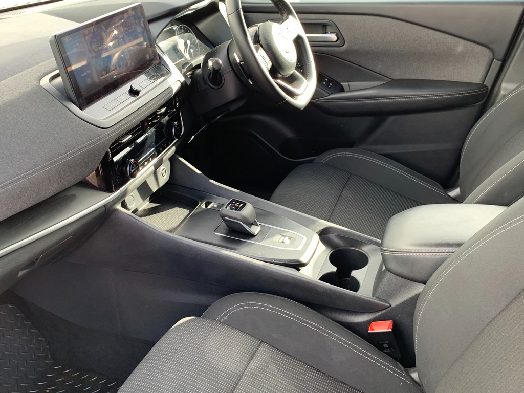 Nissan Qashqai 1.3 Dig-t Mhev Acenta Premium Suv Hybri Grey #2